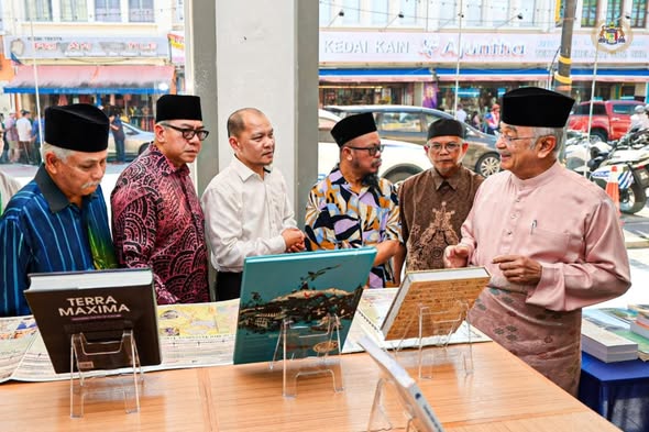 Perasmian CEB Cafe Kedai Buku Sejarah Dunia di Jalan Bendahara, Melaka
