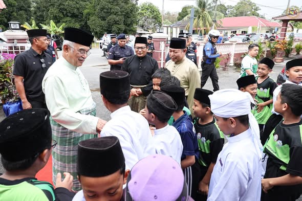 Solat Jumaat di Masjid Al Marbawi, Kampung Anak Ayer Merbau, Bemban