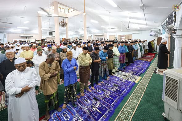 Solat Jumaat di Masjid Al Marbawi, Kampung Anak Ayer Merbau, Bemban