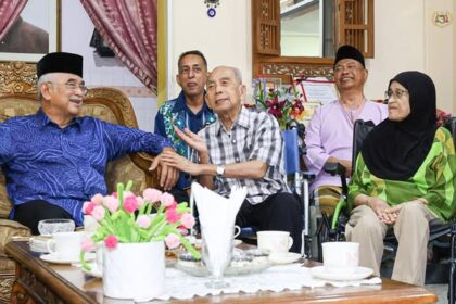 Cikgu Datuk Hamzah Bajuri dirumahnya di Bukit Palah Melaka