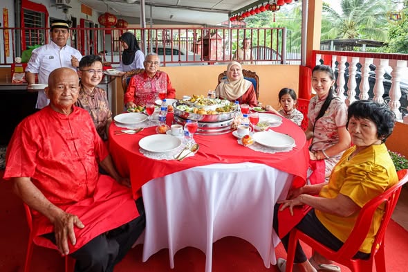 Majlis Rumah Terbuka Tahun Baharu Cina YB Tuan Allex Seah Shoo Chin yang diadakan di Jasin, Melaka