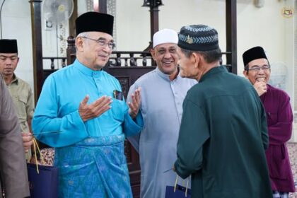 Solat Jumaat di Masjid Al Aminin, Batang Tiga, Klebang