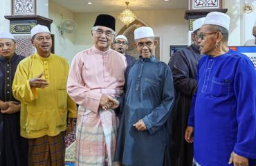 Menunaikan Solat Isyak dan Terawih di Masjid Sayyidina Ali, Bukit Katil, Melaka.