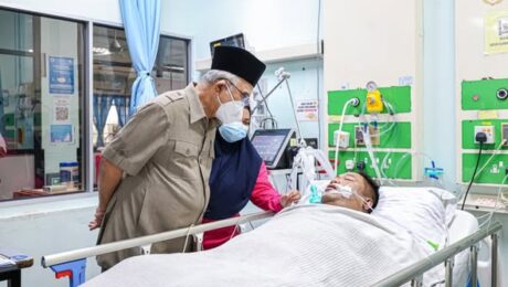 Menziarahi KPL Mohammad Farhan bin Zainal, Polis Pengiring Bermotosikal dan L/KPL Masrin Juaris, Pengiring Rapat kepada TYT Yang di-Pertua Negeri Melaka