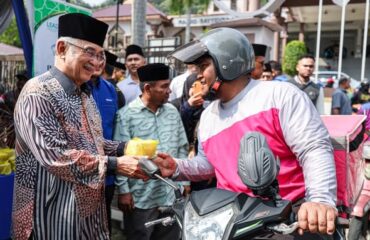 641328199_1393370986136557_8997631631449756563_n Majlis Penyerahan Bubur Lambuk Ramadan anjuran Kelab Pengamal Media Melaka (PENDIKA) bersama Pertubuhan Lestari Ekonomi Aktivis GiG Digital Malaysia (LEAD)