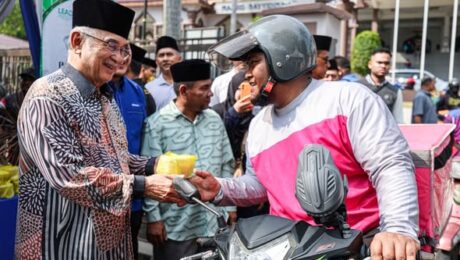 Majlis Penyerahan Bubur Lambuk Ramadan anjuran Kelab Pengamal Media Melaka (PENDIKA) bersama Pertubuhan Lestari Ekonomi Aktivis GiG Digital Malaysia (LEAD)
