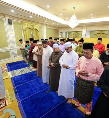 641577055_1392874269519562_2972274156908051938_n Majlis Berbuka Puasa dan Solat Sunat Tarawih bersama ahli kariah Masjid dan Surau yang ada disekitar Istana Melaka