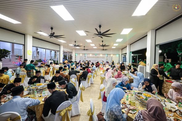 Majlis Berbuka Puasa bersama Persatuan Ikatan Mahasiswa Anak Melaka di Istana Melaka, Bukit Beruang