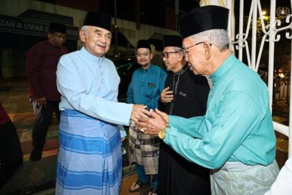 menunaikan Solat Isyak dan Terawih di Masjid Kampung Hulu, Jalan Kampung Hulu, Melaka