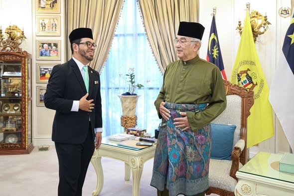 Kunjungan Hormat daripada YB. Senator Dr. Zulkifli Hasan, Menteri di Jabatan Perdana Menteri (Hal Ehwal Agama) dan YBhg. Dato' Dr. Sirajuddin bin Suhaimee, Ketua Pengarah Jabatan Kemajuan Islam Malaysia (JAKIM)
