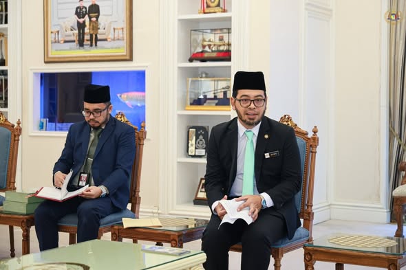 Kunjungan Hormat daripada YB. Senator Dr. Zulkifli Hasan, Menteri di Jabatan Perdana Menteri (Hal Ehwal Agama) dan YBhg. Dato' Dr. Sirajuddin bin Suhaimee, Ketua Pengarah Jabatan Kemajuan Islam Malaysia (JAKIM)