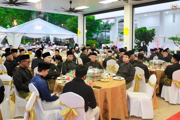 Majlis Berbuka Puasa bersama Persatuan Pegawai Syarak Negeri Melaka, Jawatankuasa Persatuan Sidang Negeri Melaka dan Maahad-Maahad Tahfiz di Istana Melaka