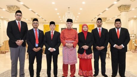 649465390_1405618024911853_7274123217311032981_n Kunjungan Hormat daripada YBhg. Profesor Dr. Mohd Izani bin Mohd Zain, Timbalan Naib Canselor (Hal Ehwal Pelajar dan Alumni) Universiti Malaysia Terengganu di Istana Melaka, Bukit Beruang