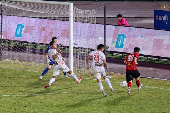 Perlawanan Liga Super antara Melaka FC menentang Kelantan FC