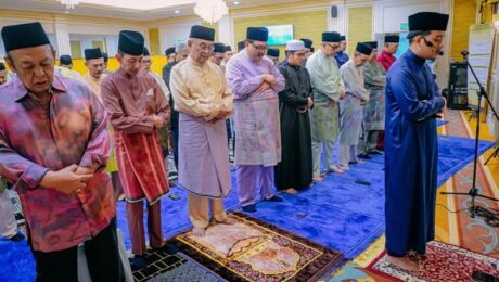 Majlis Berbuka Puasa bersama kenalan-kenalan di Istana Melaka