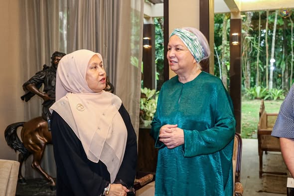 Ziarah Kasih kepada YABhg. Tun Jeanne Abdullah