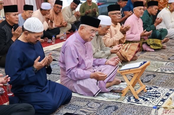 Majlis Berbuka Puasa anjuran YBhg. Datuk Wira Nur Azmi Ahmad, Setiausaha Khas kepada TYT