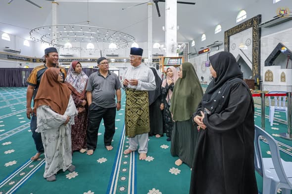Solat Jenazah bagi memberikan penghormatan terakhir kepada Allahyarham Tuan Haji Othman Ali bin Abd Rahim, mantan Imam 1 Masjid As-Syakirin