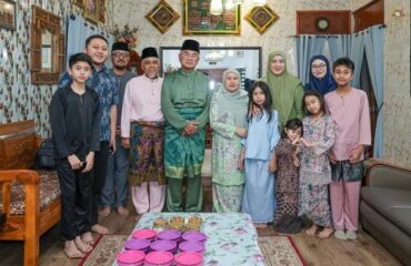 Rumah Terbuka Aidilfitri Tuan Haji Mohd Ali bin Ahmad dan Hajah Zalina bte Abu Zahar