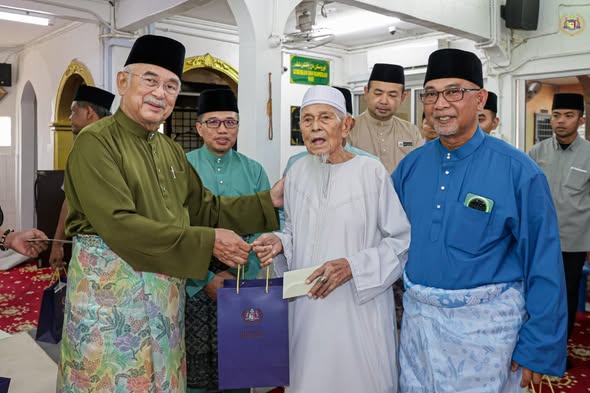 Solat Jumaat di Masjid Al-Hasaniah, Kampung Bukit Bulat, Alor Gajah, Melaka