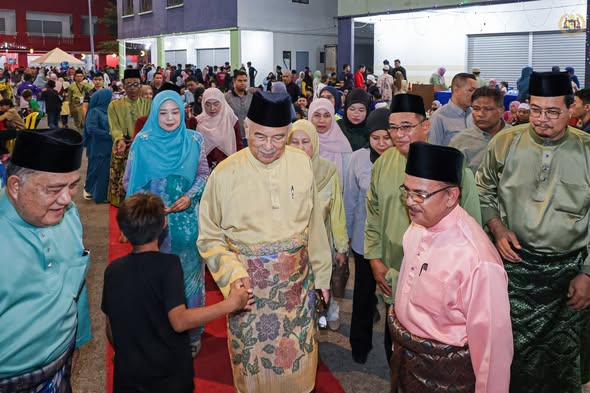 Majlis Rumah Terbuka Hari Raya Aidilfitri YB Datuk Wira Ibrahim Durum, Speaker Dewan Undangan Negeri Melaka bersama YB Datuk Rosli bin Abdullah,