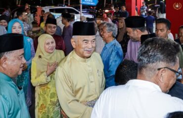 Majlis Rumah Terbuka Hari Raya Aidilfitri YB Datuk Wira Ibrahim Durum, Speaker Dewan Undangan Negeri Melaka bersama YB Datuk Rosli bin Abdullah,