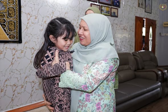 Rumah Terbuka Aidilfitri Tuan Haji Mohd Ali bin Ahmad dan Hajah Zalina bte Abu Zahar