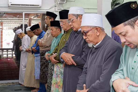Solat Jumaat di Masjid Al-Hasaniah, Kampung Bukit Bulat, Alor Gajah, Melaka