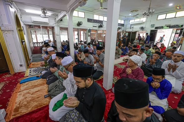 Solat Jumaat di Masjid Al-Hasaniah, Kampung Bukit Bulat, Alor Gajah, Melaka