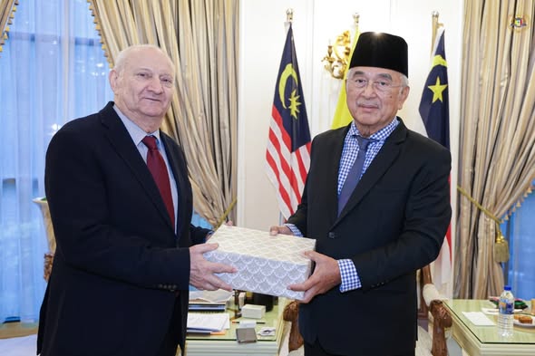 Perjumpaan bersama Ambassador Mr. Ivan Hotek, mantan Duta Besar Republic Czech ke Malaysia