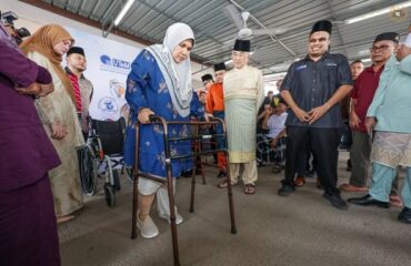 Majlis Penyerahan Kaki Palsu Cetakan 3D yang berlangsung di Surau Madrasah As Solihini, Kampung Bakar Batu