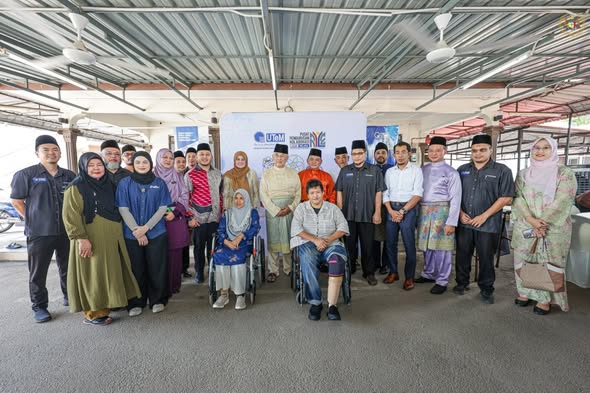 Majlis Penyerahan Kaki Palsu Cetakan 3D yang berlangsung di Surau Madrasah As Solihini, Kampung Bakar Batu