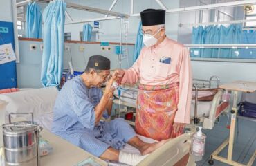 665556967_1427109139429408_1726210354246484617_n Menziarahi kenalan-kenalan lama yang sedang menerima rawatan di hospital iaitu Encik Ab Jalil bin Bakar di Hospital Putra dan Encik Johar bin Ismail di Hospital Melaka