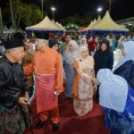8 April 2026 19 Syawal 1447H TYT Tun Seri Setia Dr. Haji Mohd Ali bin Mohd Rustam, Yang di-Pertua Negeri Melaka dan YABhg. Toh Puan Datuk Wira (Dr.) Hajah Asmah binti Ab Rahman menghadiri Majlis Rumah Terbuka Hari Raya Aidilfitri YB Datuk Tuminah binti Kadi @ Mohd Hashim, ADUN Pantai Kundor yang diadakan di Arena Petanque Hang Jebat Melaka, Melaka. Kemudiannya TYT Tun Seri Setia dan YABhg. Toh Puan hadir ke Majlis Rumah Terbuka Hari Raya Aidilfitri YB Datuk Wira Lim Ban Hong, ADUN Klebang di Dewan Masjid Al Aminin, Batang Tiga, Klebang.