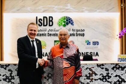 lawatan ke Islamic Development Bank Group (IsDB) di Jakarta, Indonesia