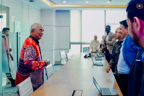 lawatan ke Islamic Development Bank Group (IsDB) di Jakarta, Indonesia