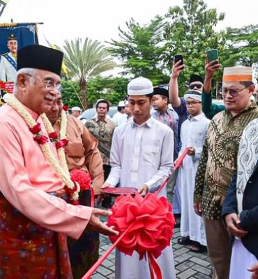 Perasmian Pusat Tahfiz Nurul Musthopa di Jawa Barat, Indonesia