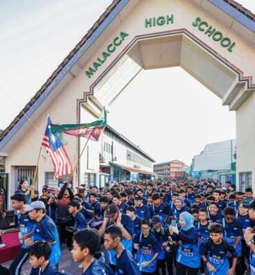 Perasmian Program Larian Amal ''MHS Run 200 Years of Glory''