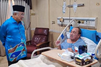 Menziarahi Hajah Rusiah binti Jauhari yang sedang menerima rawatan di Hospital Pantai, Kuala Lumpur