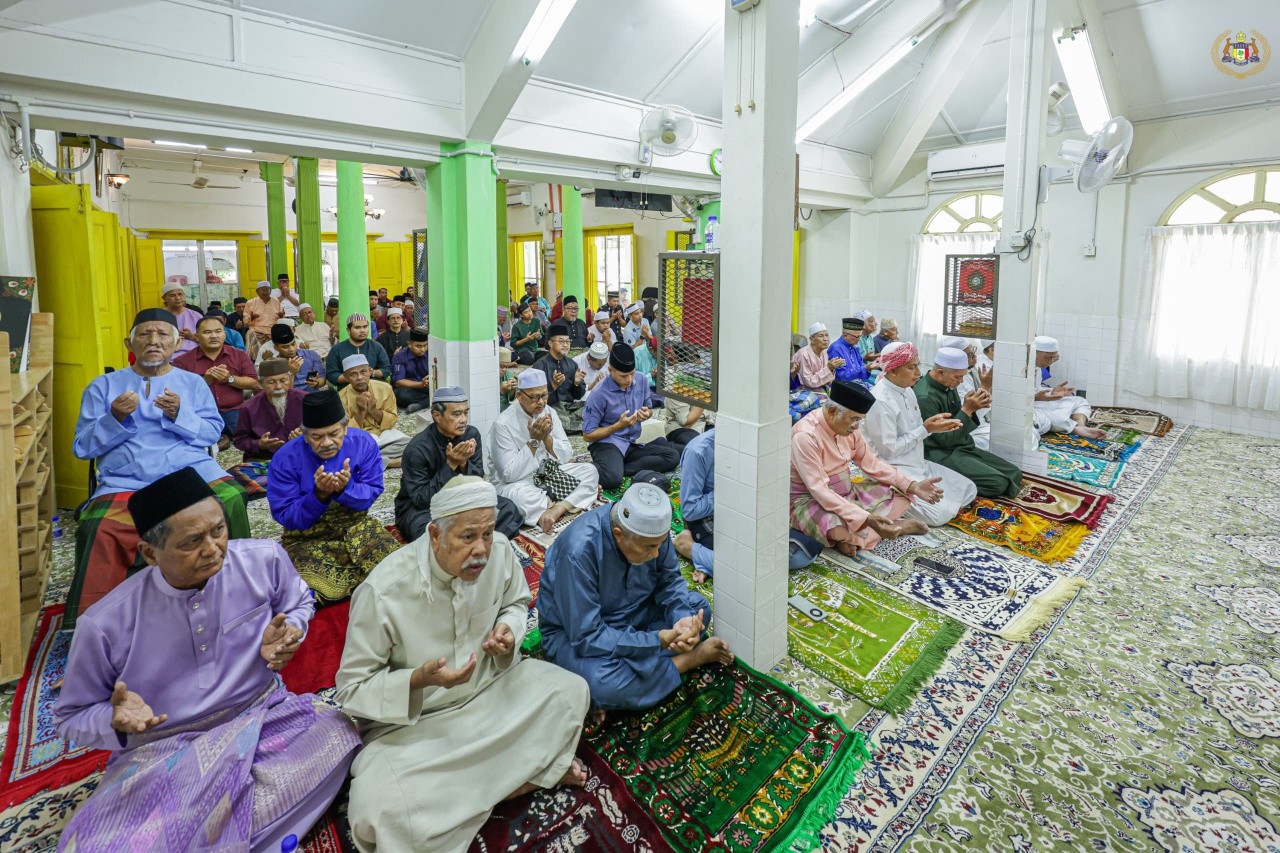 Solat Jumaat di Masjid At Taqwa, Kampung Bukit Darat, Tanjung Kling, Melaka