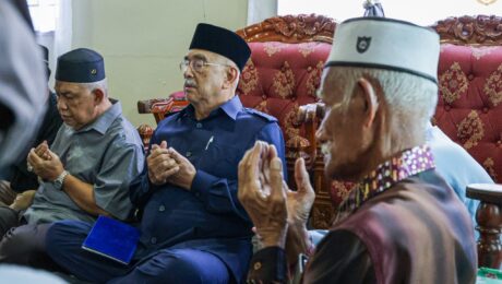 penghormatan terakhir kepada Allahyarhamah Hajah Saredah binti Sayoki, mantan Bilal Perempuan Kariah Bukit Katil